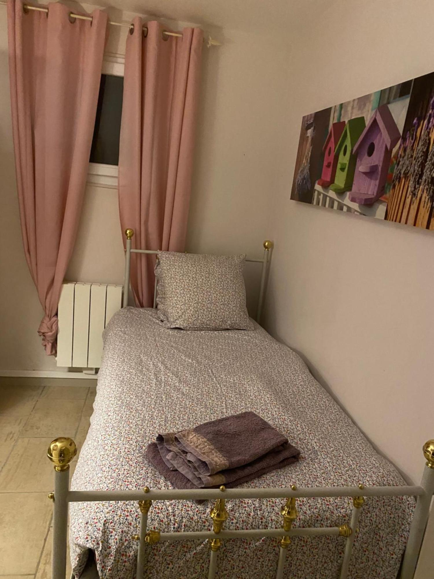 La Maison De Jeanne Holiday home Chateney
